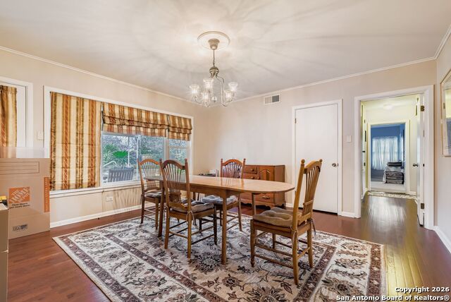 Image 5 of 27 For 615 Cave  