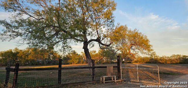 Details for 275 Trail W, Pleasanton, TX 78064