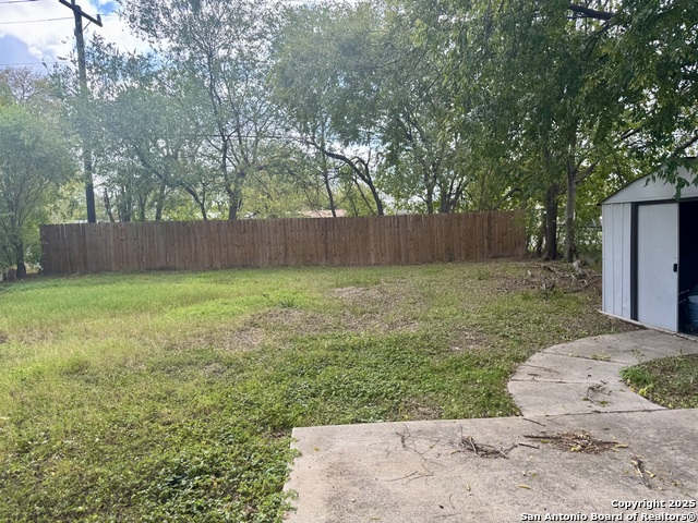 Image 16 of 16 For 418 Fargo  