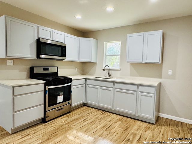 Image 6 of 16 For 418 Fargo  