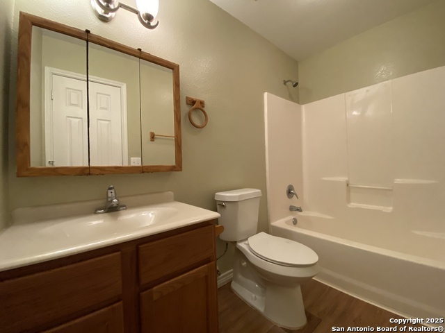 Image 10 of 10 For 640 Pleasanton A