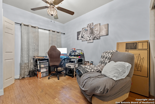 Image 13 of 32 For 9658 Foster S