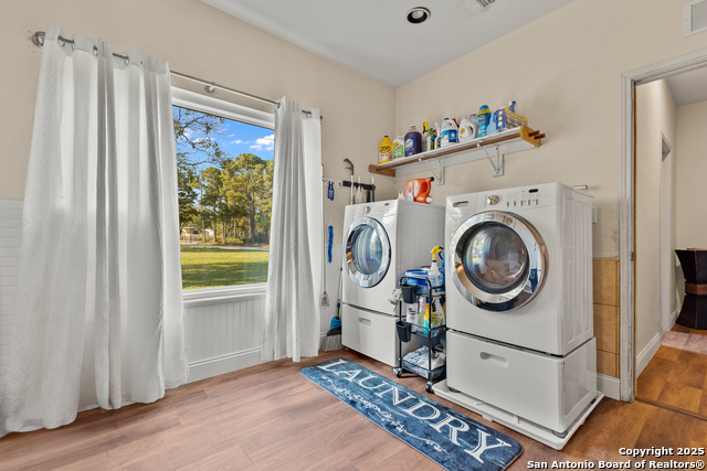 Image 16 of 32 For 9658 Foster S