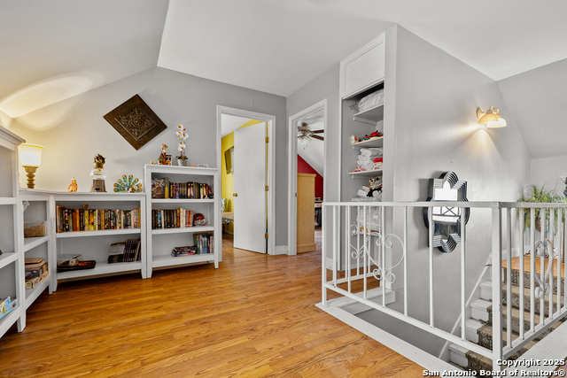 Image 20 of 32 For 9658 Foster S