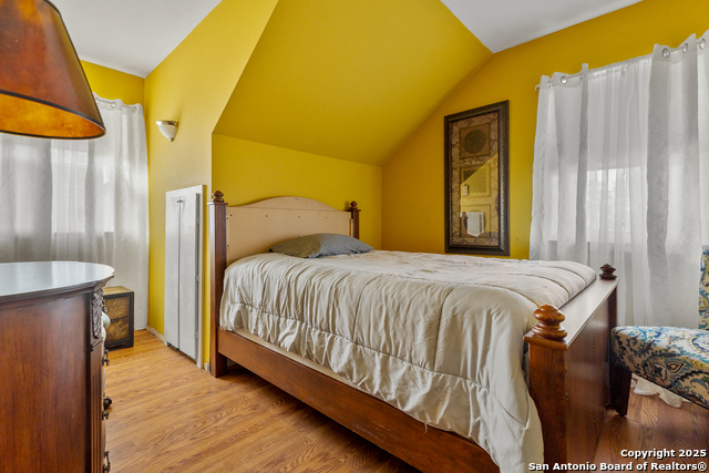 Image 21 of 32 For 9658 Foster S