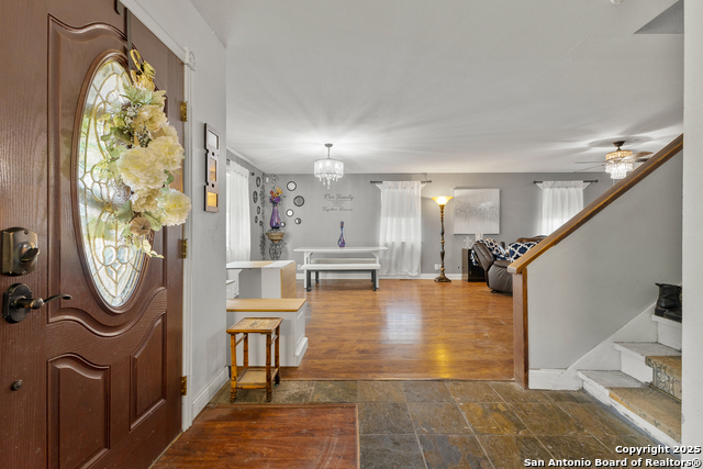 Image 5 of 32 For 9658 Foster S