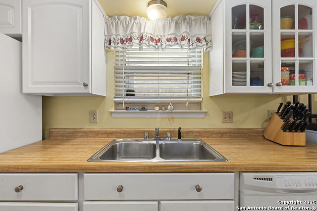 Image 10 of 28 For 4907 Babson