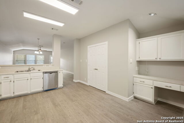 Listing photo id 10 for 1102 Cougar Country