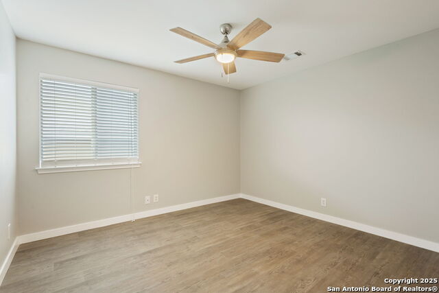 Listing photo id 12 for 1102 Cougar Country