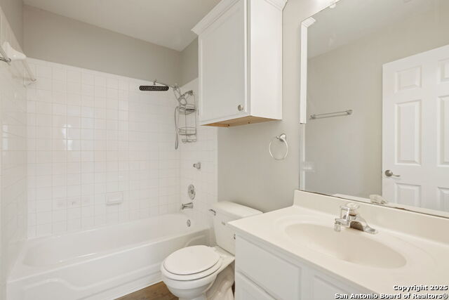 Listing photo id 14 for 1102 Cougar Country