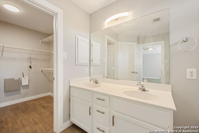 Listing photo id 20 for 1102 Cougar Country