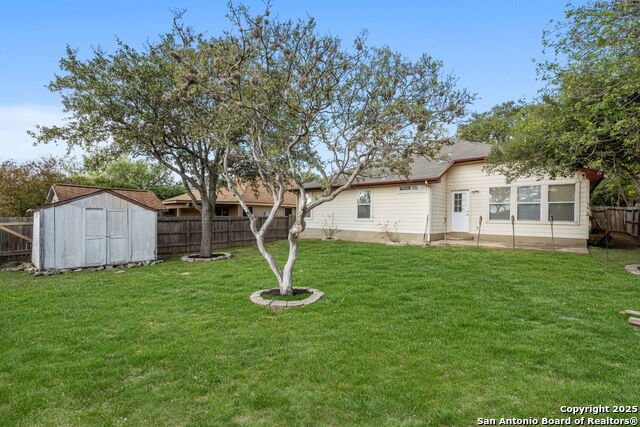 Listing photo id 24 for 1102 Cougar Country