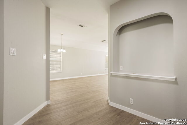 Listing photo id 3 for 1102 Cougar Country