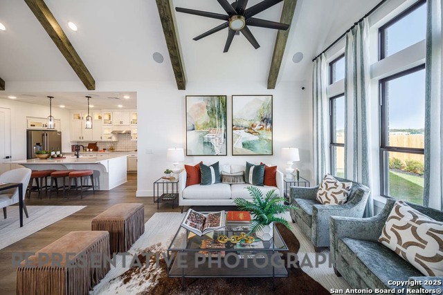 Listing photo id 1 for 383 White Oak