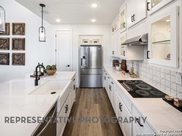 Listing photo id 2 for 383 White Oak