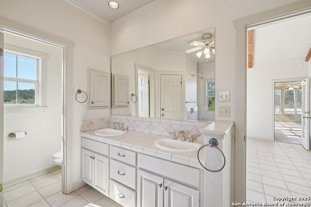 Listing photo id 14 for 174 Cedar Rock Trail