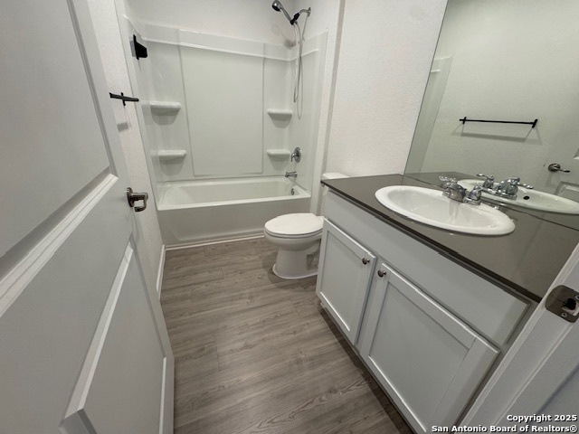 Listing photo id 12 for 9127 Coronal Rings