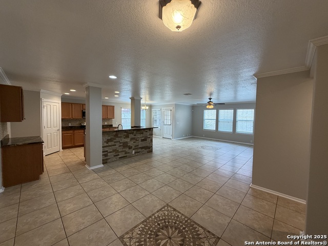 Listing photo id 14 for 5408 Columbia Dr