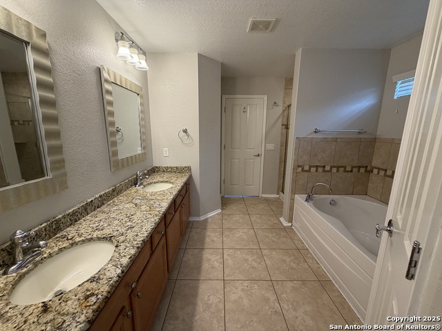 Listing photo id 18 for 5408 Columbia Dr