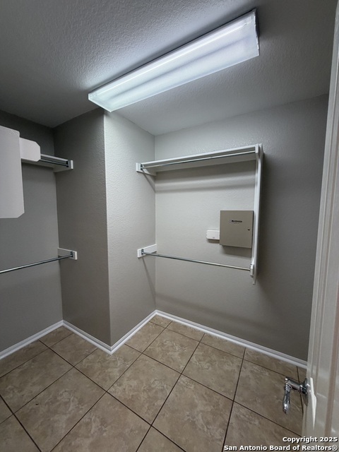 Listing photo id 20 for 5408 Columbia Dr