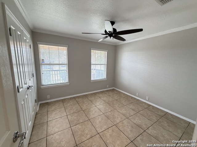 Listing photo id 21 for 5408 Columbia Dr