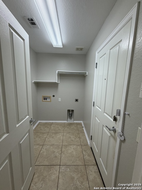 Listing photo id 27 for 5408 Columbia Dr