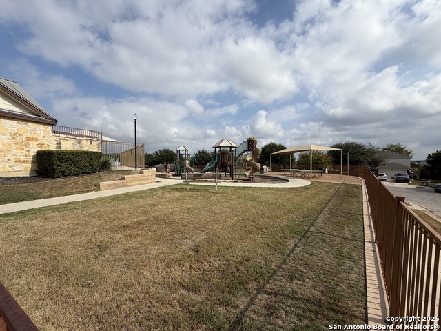 Listing photo id 28 for 5408 Columbia Dr