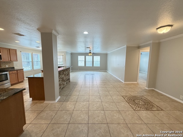 Listing photo id 5 for 5408 Columbia Dr