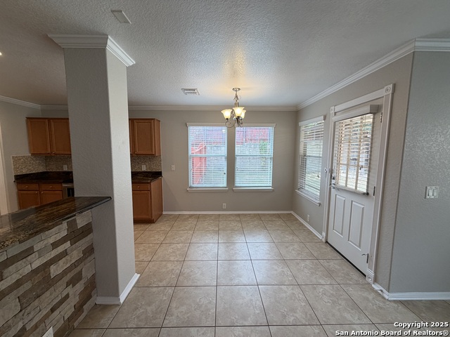 Listing photo id 7 for 5408 Columbia Dr