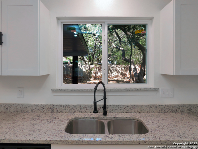 Image 17 of 35 For 7219 Webbwood