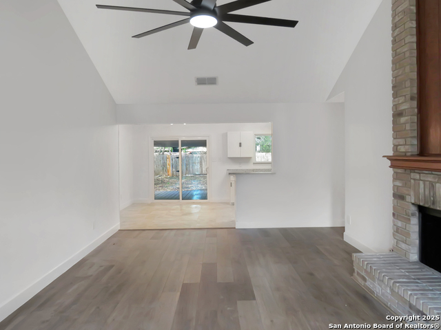 Image 5 of 35 For 7219 Webbwood