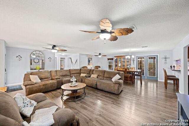 Image 10 of 44 For 1575 Live Oak Drive