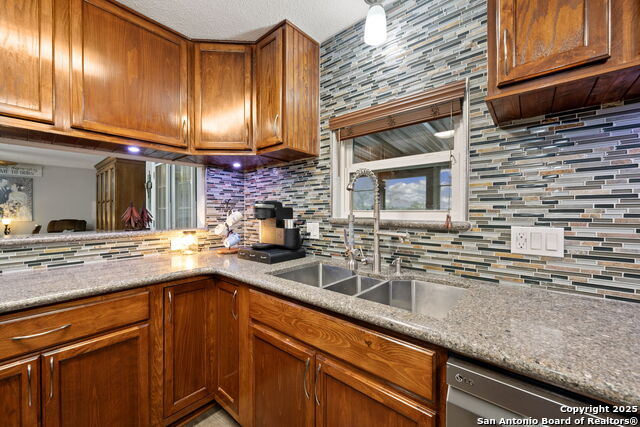 Image 13 of 44 For 1575 Live Oak Drive