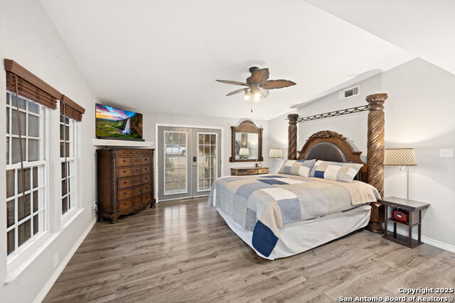 Image 19 of 44 For 1575 Live Oak Drive