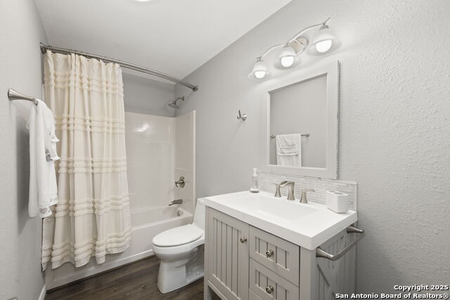 Image 24 of 44 For 1575 Live Oak Drive