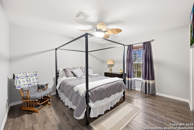 Image 25 of 44 For 1575 Live Oak Drive