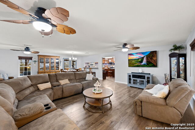 Image 7 of 44 For 1575 Live Oak Drive