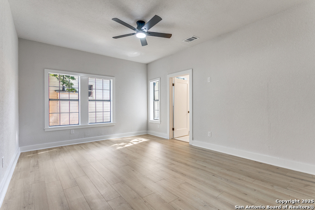 Image 23 of 38 For 2055 Magnolia Ave W