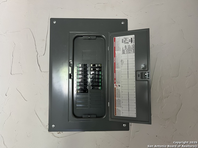 Image 30 of 38 For 2055 Magnolia Ave W