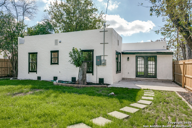 Image 31 of 38 For 2055 Magnolia Ave W