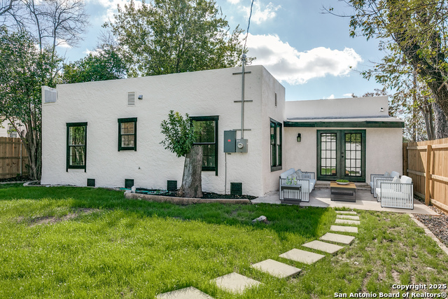 Image 7 of 38 For 2055 Magnolia Ave W