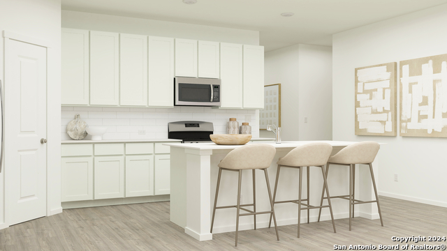 Listing photo id 17 for 2838 Westeros St