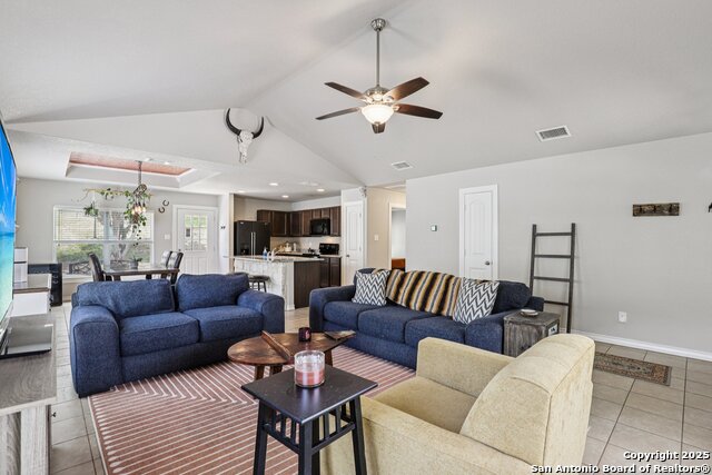 Image 4 of 30 For 2942 Contour