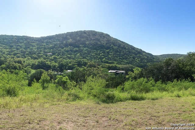 Listing photo id 2 for 293 Private Road 2750