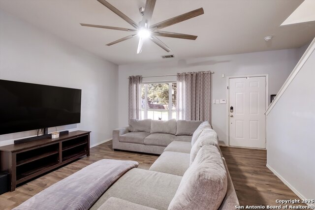 Image 5 of 31 For 9410 De Leon Dr