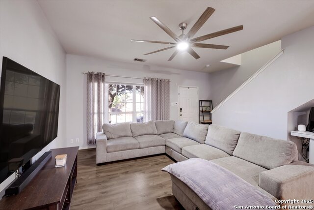 Image 6 of 31 For 9410 De Leon Dr