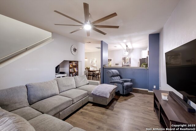 Image 7 of 31 For 9410 De Leon Dr