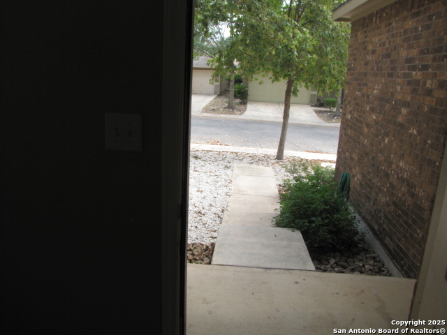 Listing photo id 0 for 5435 Bright  