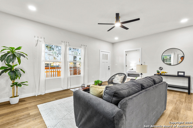 Image 5 of 22 For 2706 Cesar E Chavez