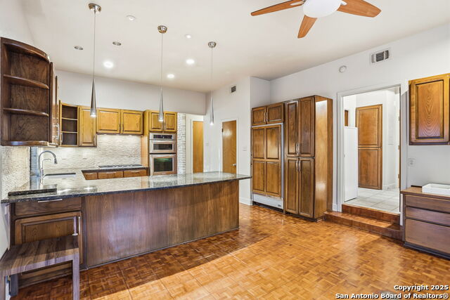 Image 10 of 30 For 3934 Royal Forest